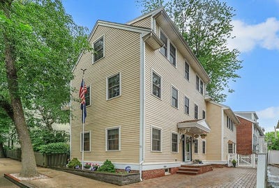 /international/us/13-oak-st-boston-ma-110109055734/