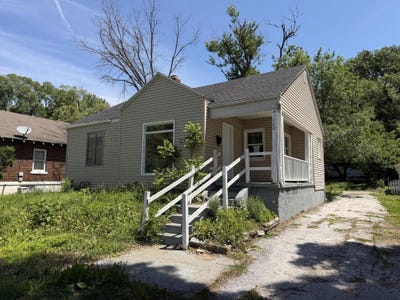 /international/us/944-s-new-avenue-springfield-mo-110108024315/