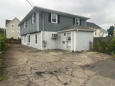 /international/us/39-locust-street-pawtucket-ri-110108469369/