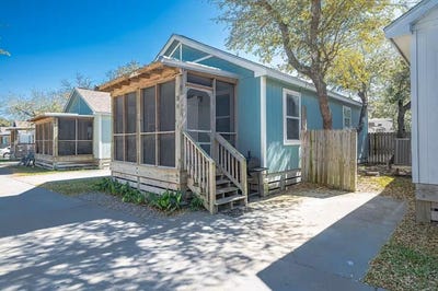 /international/us/5481-highway-35-n-rockport-tx-110106705636/