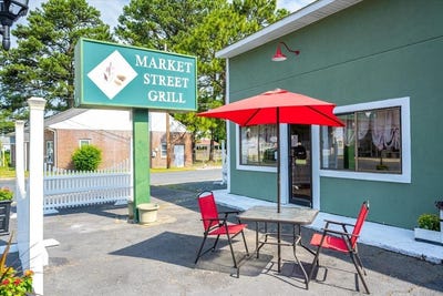 /international/us/151-market-st-onancock-va-110108221600/