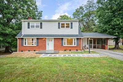 /international/us/126-walton-drive-lynchburg-va-110119965516/