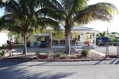 /international/us/1099-7th-street-okeechobee-fl-110108605075/
