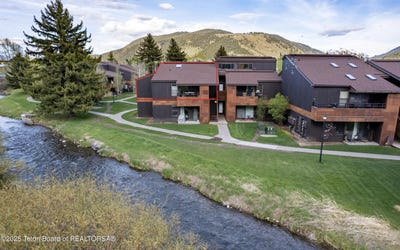 /international/us/355-w-deloney-jackson-wy-110101089143/