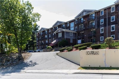 /international/us/1190-charles-street-north-providence-ri-110119944025/