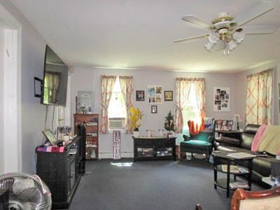 /international/us/147-glen-road-woonsocket-ri-110101463630/?lang=de