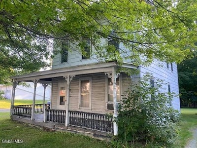 /international/us/84-high-street-hoosick-falls-ny-110101613190/