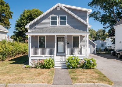 /international/us/13-laurier-street-biddeford-me-110119945404/