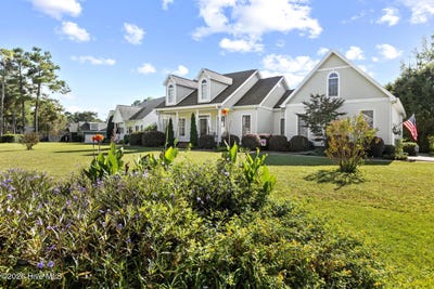/international/us/202-cedar-key-way-newport-nc-110120449492/