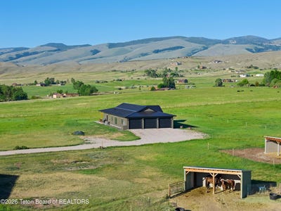 /international/us/64-golden-willow-road-lander-wy-110108932169/
