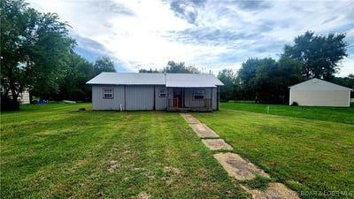 /international/us/431-missouri-avenue-versailles-mo-110101064356/