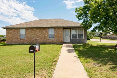 /international/us/113-burkett-drive-san-saba-tx-110101191231/