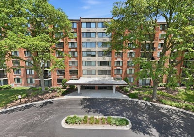 /international/us/2000-saint-regis-drive-lombard-il-110108398082/