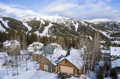 /international/us/303-wood-run-drive-whitefish-mt-110103716559/