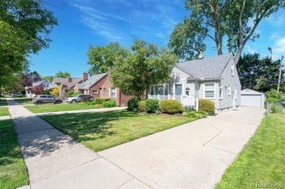 /international/us/2036-gardner-avenue-berkley-mi-110108395446/