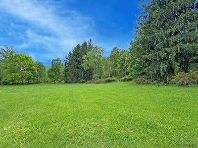 /international/us/shenkelview-drive-johnstown-pa-110108331973/
