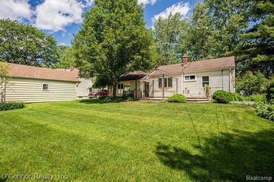 /international/us/1342-minnesota-avenue-marysville-mi-110108825367/