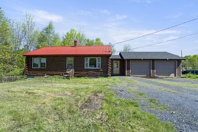 /international/us/111-middle-road-fairfield-me-110108466835/