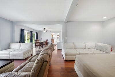 /international/us/912-greene-street-adel-ia-110107782712/