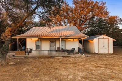 /international/us/1590-curtis-bourn-road-crystal-city-tx-110104954128/