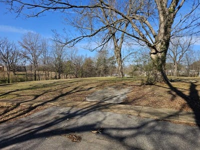 /international/us/w-marginal-st-somerville-tn-110105066764/