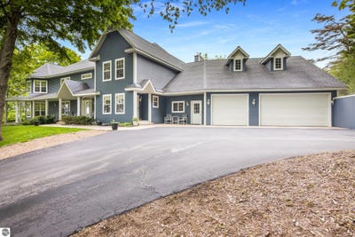 /international/us/8401-s-sullivan-road-cedar-mi-110100018883/?lang=pt