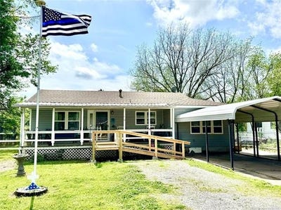 /international/us/10-ross-street-pryor-ok-110107488421/