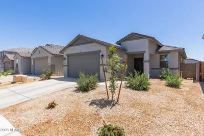 /international/us/17031-w-butler-avenue-waddell-az-110098998773/?lang=en