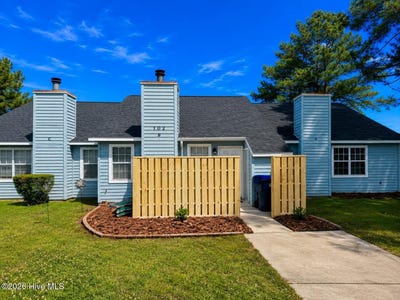 /international/us/102-witten-circle-havelock-nc-110108168167/