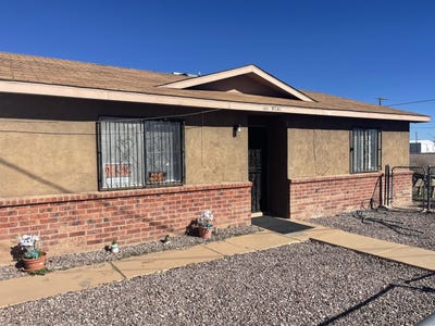 /international/us/107-neal-avenue-socorro-nm-110108177262/