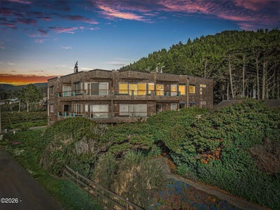 /international/us/438-shellmidden-way-yachats-or-110107632408/