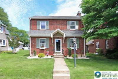 /international/us/1922-montgomery-street-bethlehem-city-pa-110101127541/?lang=en