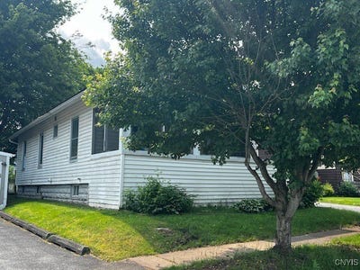 /international/us/10-russell-avenue-whitestown-ny-110100268652/
