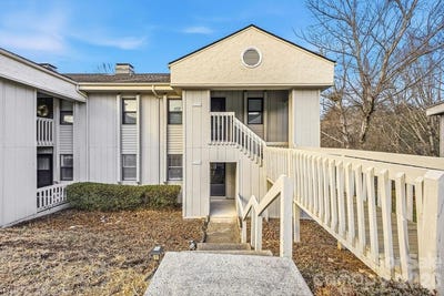 /international/us/1605-abbey-circle-asheville-nc-110104515146/