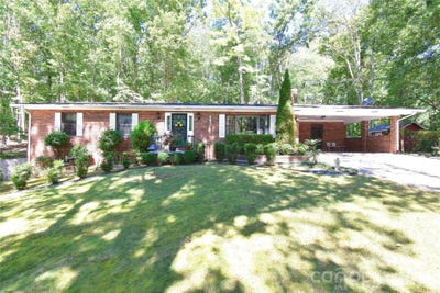 /international/us/39-maynard-road-candler-nc-110120044681/
