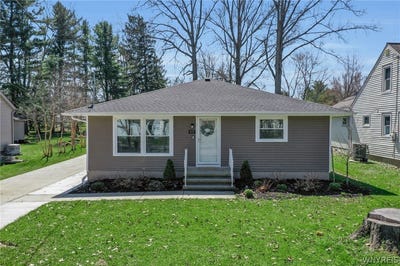/international/us/97-huntington-court-hamburg-ny-110107285557/
