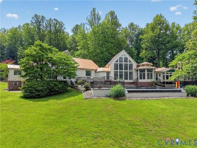 /international/us/6360-tennis-court-culpeper-va-110108753179/