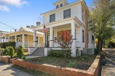 /international/us/308-dock-street-wilmington-nc-110108544065/