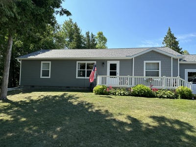 /international/us/451-cadillac-street-mackinaw-city-mi-110102694501/