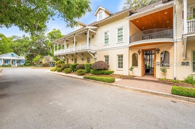 /international/us/16-jade-street-beaufort-sc-110107570982/