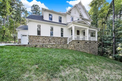 /international/us/6340-harbor-oaks-drive-denver-nc-110120553596/