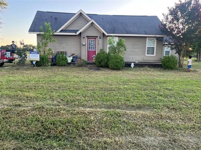 /international/us/648-s-center-street-buffalo-tx-110100355550/