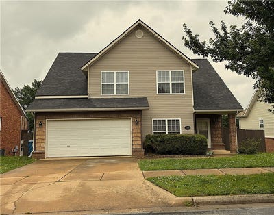 /international/us/1410-ne-benjamin-greens-bentonville-ar-110108352695/
