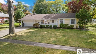 /international/us/69-cottage-street-pomfret-ny-110095707159/