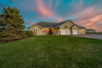 /international/us/n2808-apple-lane-kewaunee-wi-110107964597/