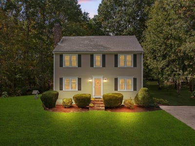 /international/us/8-george-littlefield-circle-middleboro-ma-110120152347/