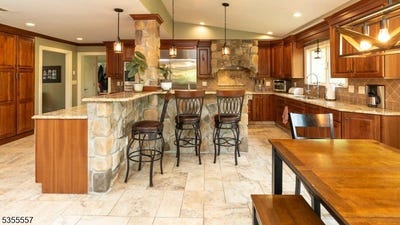 /international/us/19-crest-rd-wantage-twp-nj-110099196436/
