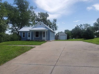 /international/us/2015-l-street-auburn-ne-110109159574/