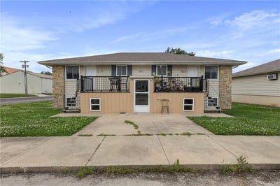 /international/us/301-a-n-3rd-street-odessa-mo-110100617599/
