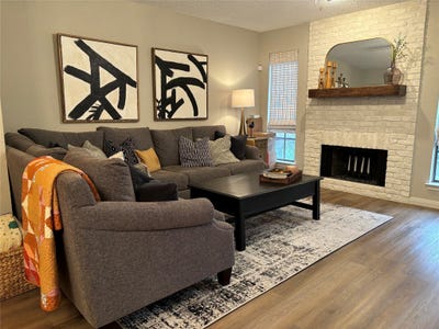 /international/us/7429-kingswood-drive-fort-worth-tx-110104555466/